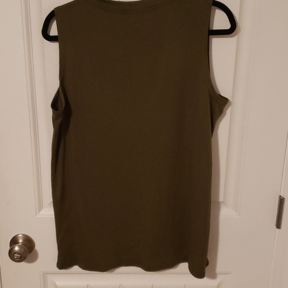 Muscle tank - Picture 2 of 3